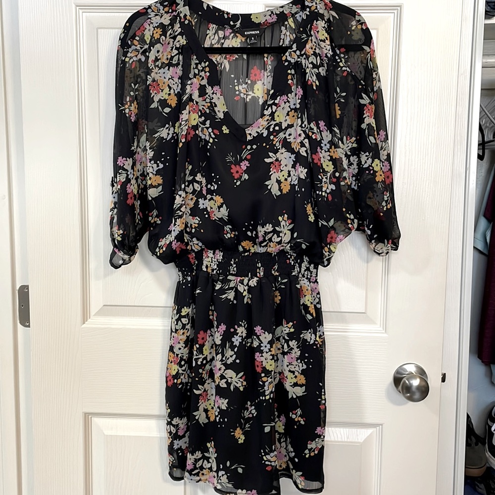 Black and floral flouncy dress with cinched waist Size Small